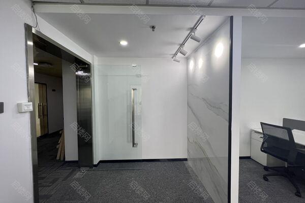 蓝堡国际中心出租房图片