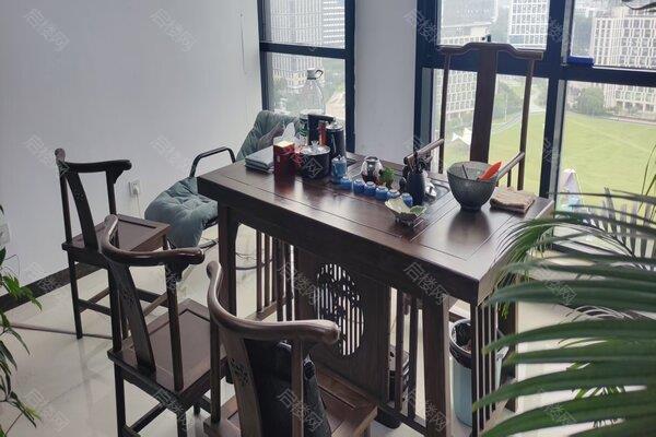 永和龙子湖广场