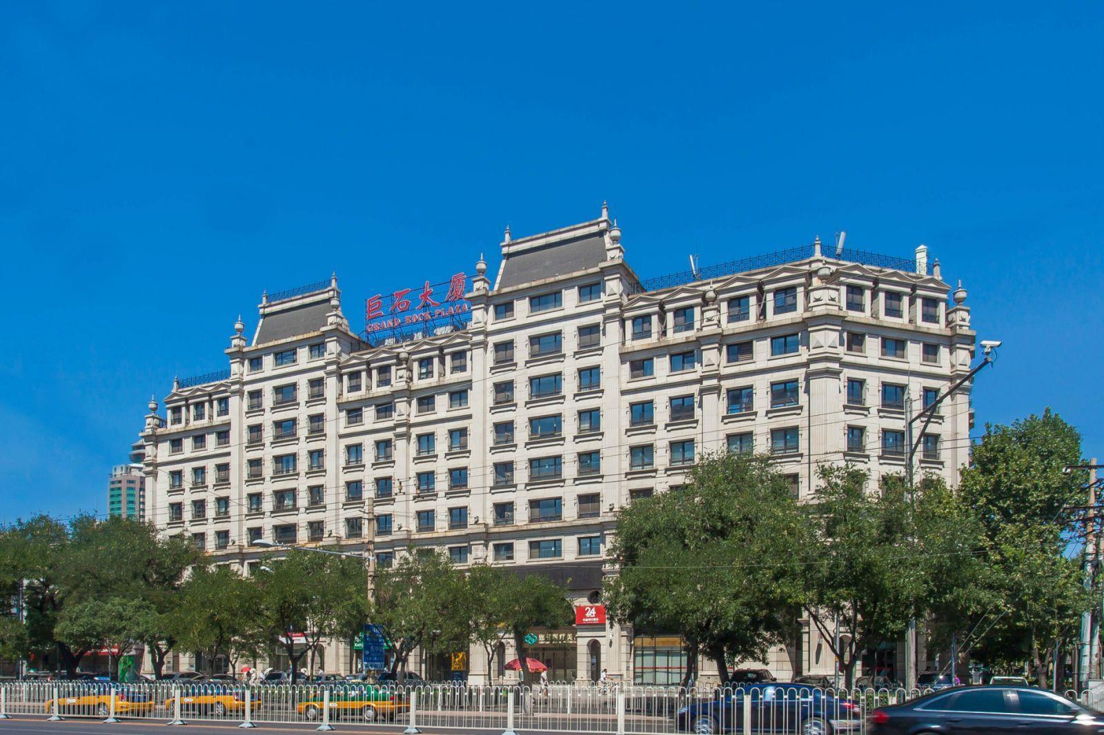 巨石大厦